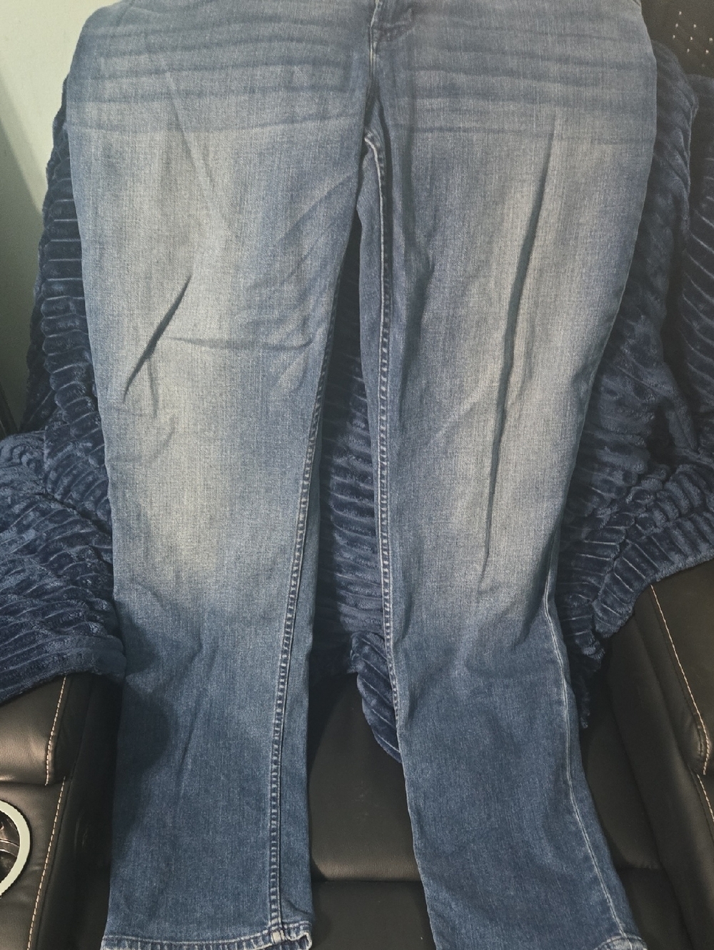 Hudson Jeans men's in Medium Blue Wash